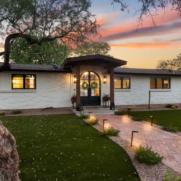 SPECTACULARLY REMODELED TUCSON COUNTRY CLUB HOME