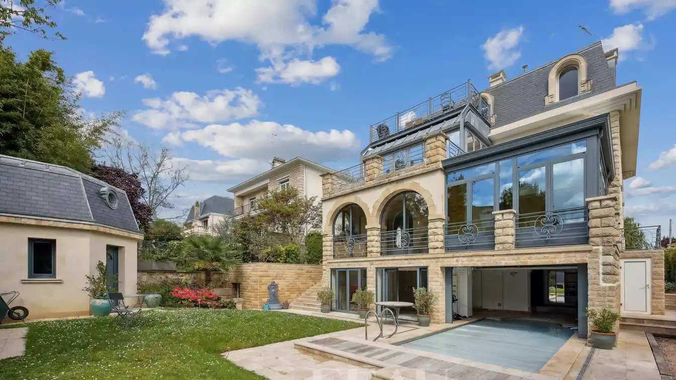 Exceptional Property with Landscaped Garden
