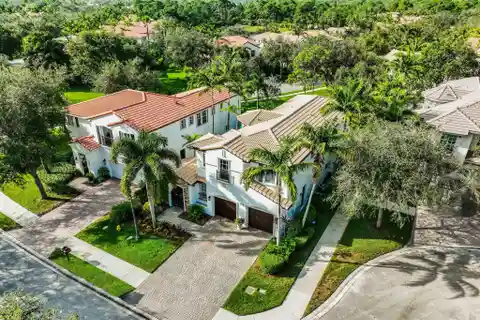 Updated Pool Home in Evergrene