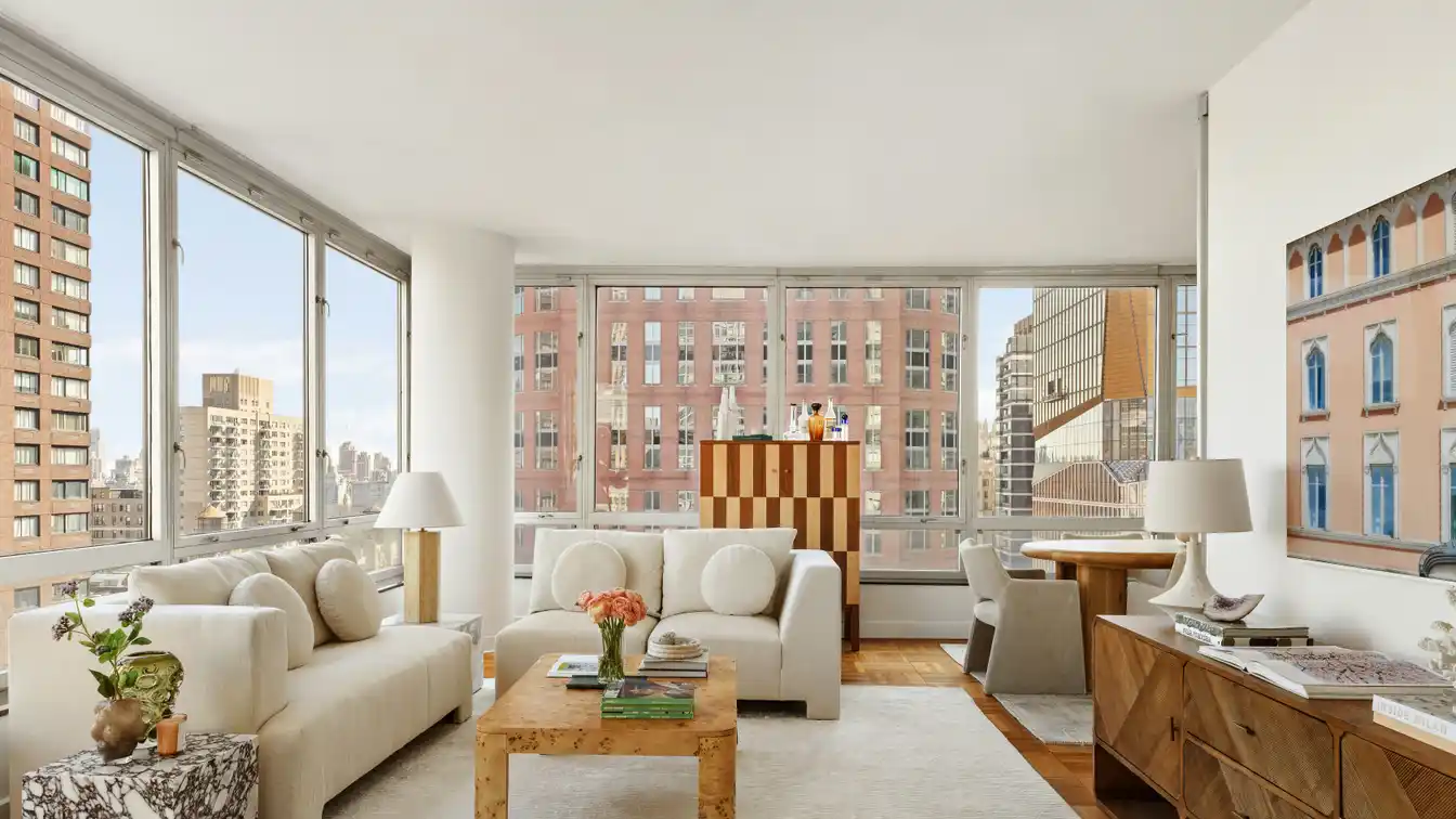 Light-filled Two Bedroom with Breathtaking Views