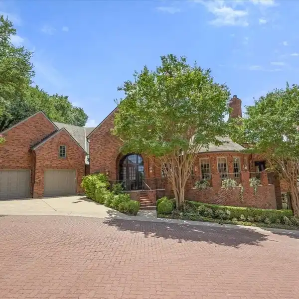 EXCEPTIONAL OPPORTUNITY IN GATED WESTBRIAR