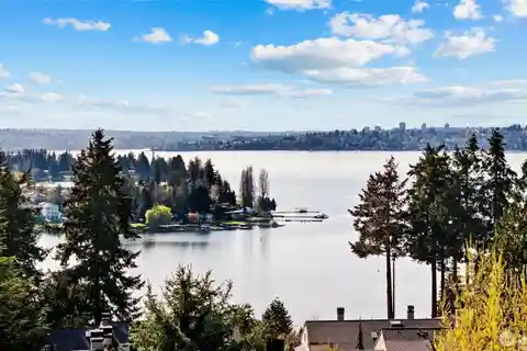 Fully Renovated Home with Breathtaking Panorama