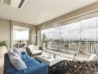Wonderful High-Floor Apartment