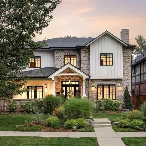 IMMACULATE HOME IN WASHINGTON PARK