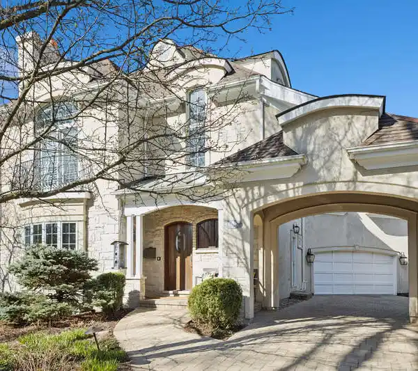 SPACIOUS RESIDENCE ON WIDE LOT