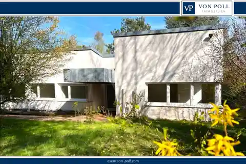 Living on One Level Spacious Bungalow in a Picturesque Field Edge Location