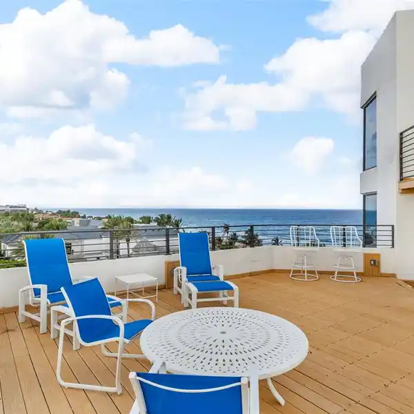 FABULOUS TOWNHOME WITH VIEWS OF INTRACOASTAL AND OCEAN