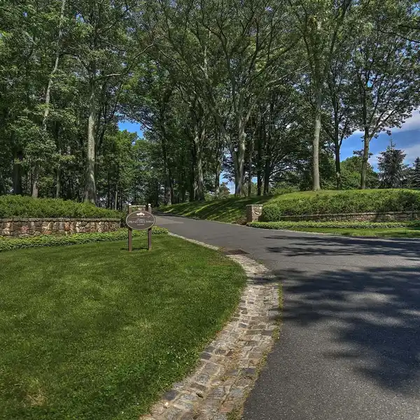 RARE ESTATE LOT IN PRESTIGIOUS MENDHAM TOWNSHIP