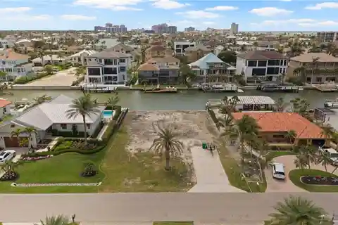 Rare Gulf-access Lot