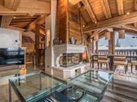 CHARMING CHALET NEAR THE CENTER OF THE RESORT