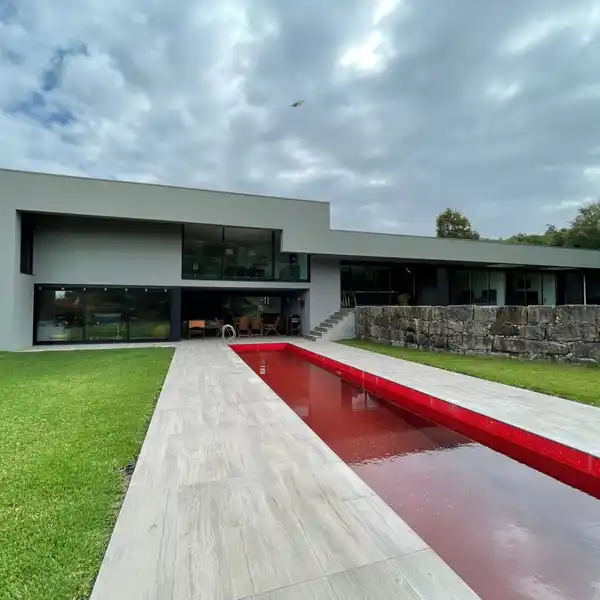 EXPANSIVE VILLA WITH POOL AND LUSH GARDENS