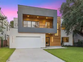 Stunning Modern New Construction in Bluffview