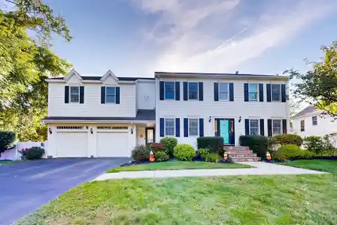 Fantastic Colonial on Quiet Cul-De-Sac