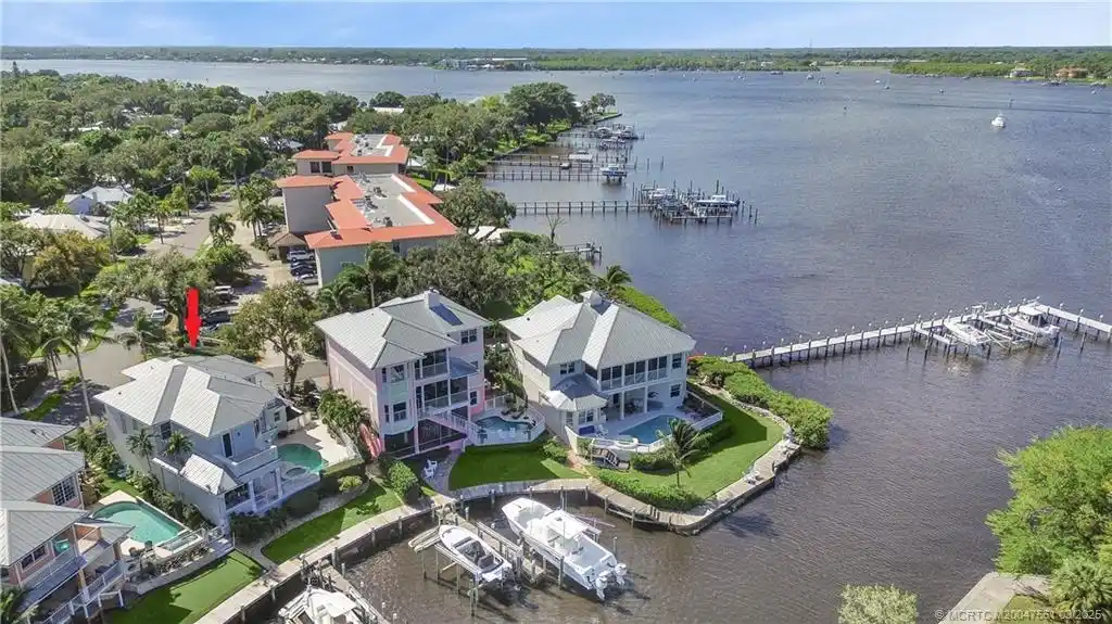 Rare Gem in Stuart with Private Boat Slip