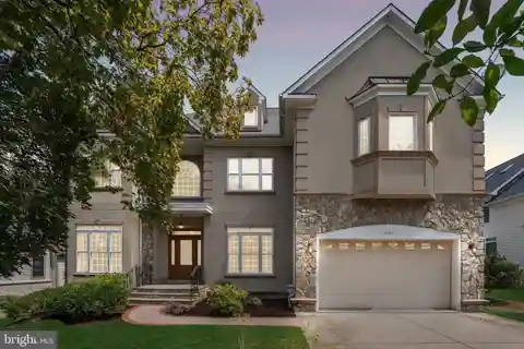 Impressive Colonial Home in El Nido Estates