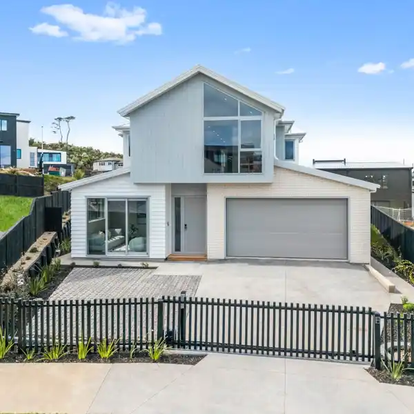 TRULY EXCEPTIONAL RESIDENCE IN EXCLUSIVE COASTAL COMMUNITY