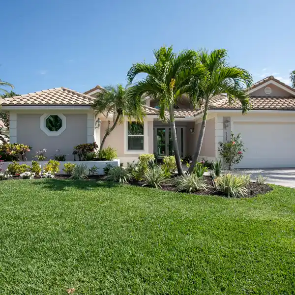 RENOVATED SINGLE-STORY HOME IN JONATHAN'S LANDING