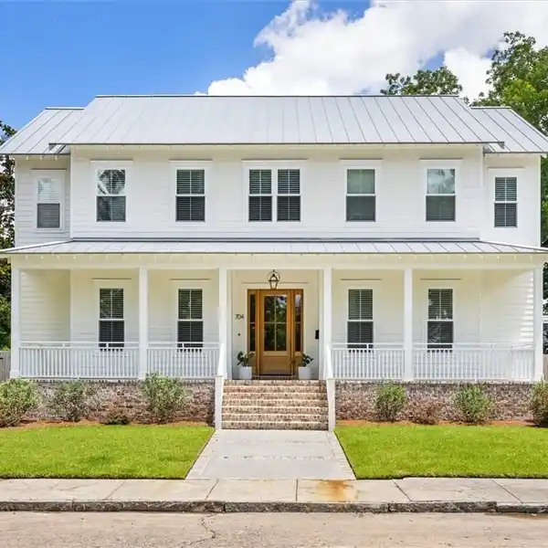 RARE OPPORTUNITY IN COVETED ARDSLEY PARK