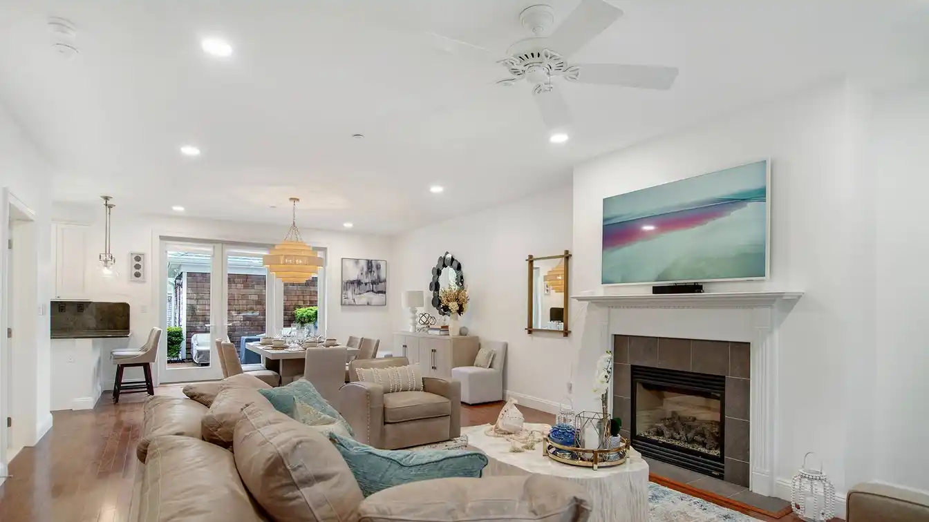 Chic Condo Escape Near Southampton Village
