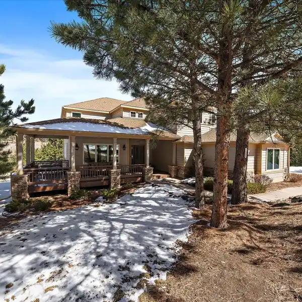 STUNNING RETREAT NESTLED IN THE SERENE FOOTHILLS