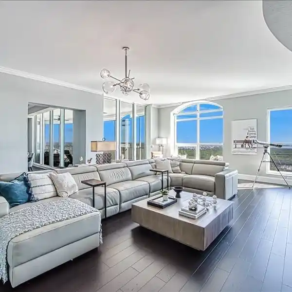 STUNNING AND RARELY AVAILABLE PENTHOUSE