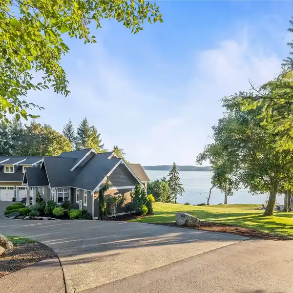 3.88 ACRES OF TRANQUILITY WITH STUNNING VIEWS