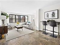 EXPANSIVE GRAMERCY PARK RESIDENCE