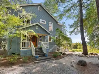 Charming Farmhouse in West Dry Creek