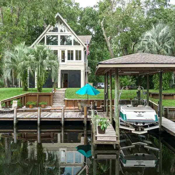 SERENE WATERFRONT RETREAT ON BLACK CREEK