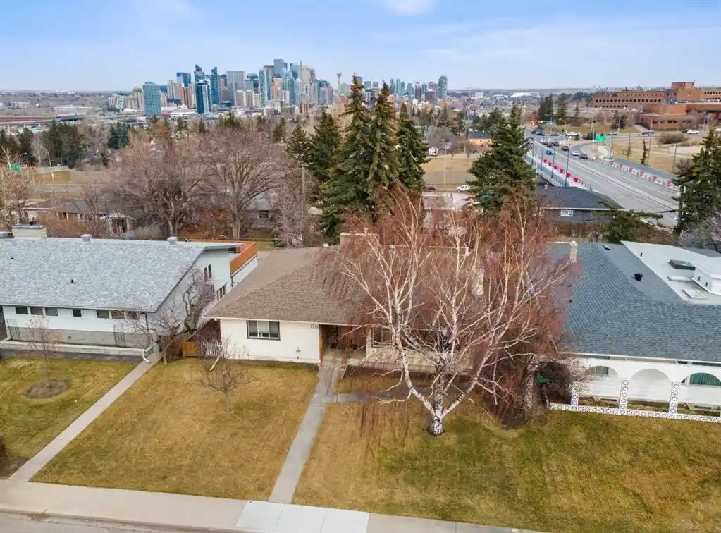 Expansive Bungalow in Convenient Location