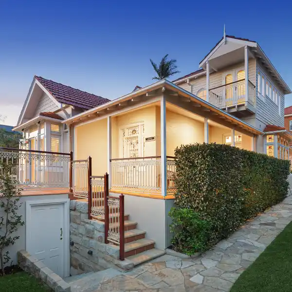 EXQUISITELY RESTORED 1916 HOME
