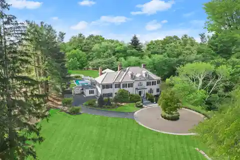 Charming Connecticut Estate with Guest House