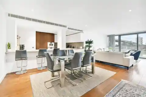 Spacious and Stylish Apartment