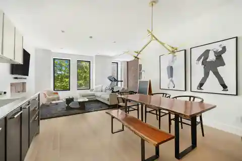 Beautifully Designed Apartment in a Boutique Building