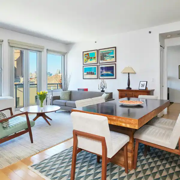 BEAUTIFULLY DESIGNED TWO BEDROOM IN THE HEART OF HUNTERS POINT