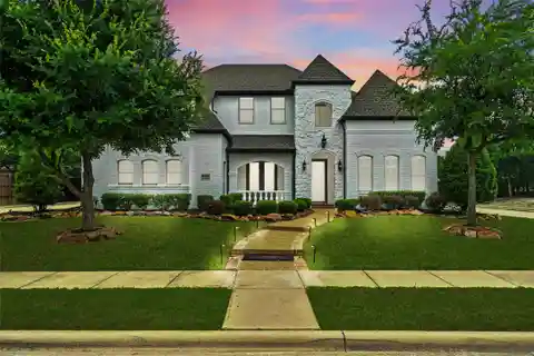 Sophistication and Elegance in Rolling Ridge Estates