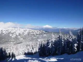 Adventure-Ready Home Near Echo Lakes