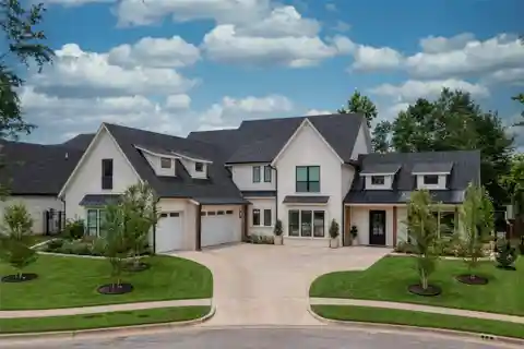 Grand Estate Home in the Legacy Bend Subdivision