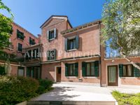 LUXURY VILLA WITH GARDEN AND TERRACE
