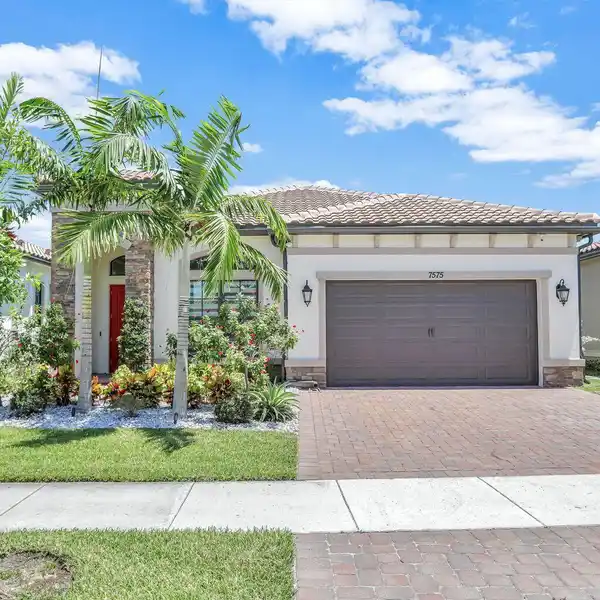 POPULAR MODEL IN THE FALLS