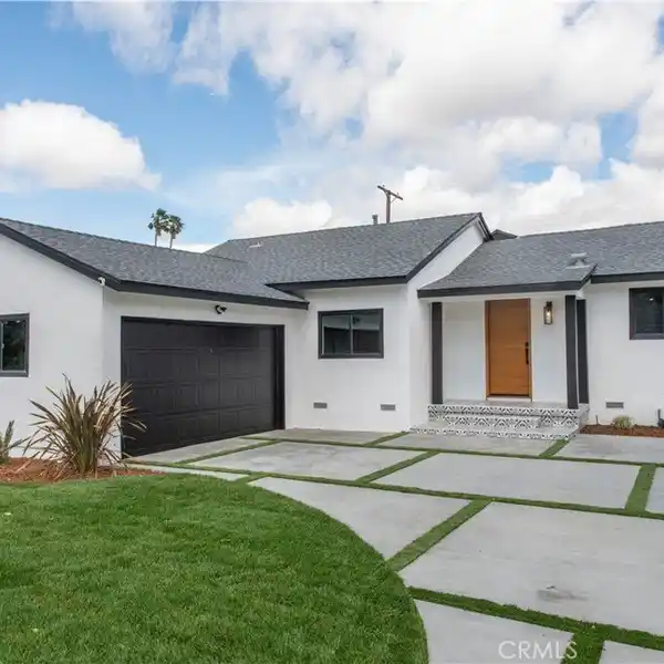 STUNNING RENOVATED HOME IN TARZANA
