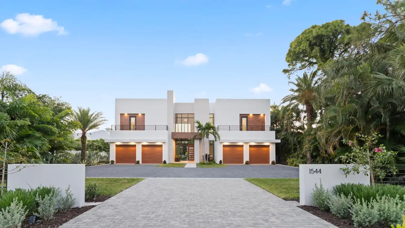 Sophisticated Brand-new Contemporary Estate