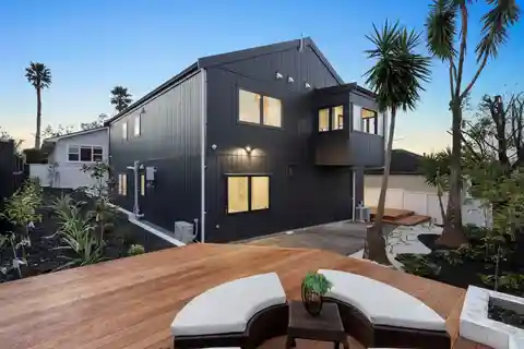 Beautifully Crafted Home in Prime Position