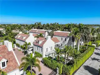 Exquisite Villa in Exclusive Chatham Place
