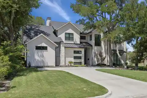 Immaculate Home in Exclusive Melshire Estates