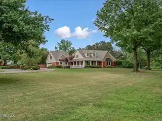 Mini Ranch Located in the Heart of Olive Branch