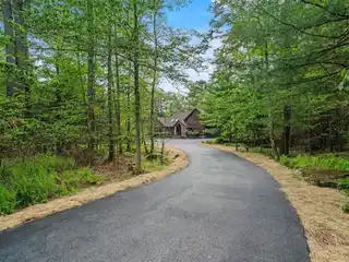 Fully Furnished Lakefront Oasis