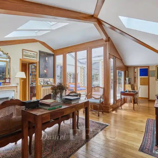 BRIGHT, UNIQUE HOME IN HISTORIC BUILDING