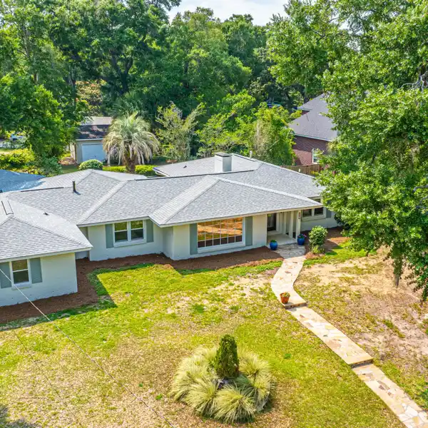 GREAT OPPORTUNITY IN FORT JOHNSON ESTATES