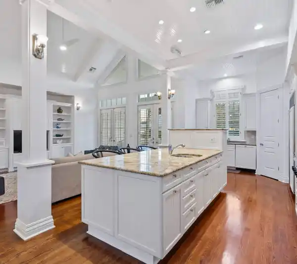 GRAND FAMILY RETREAT IN THE HEART OF NAPLES